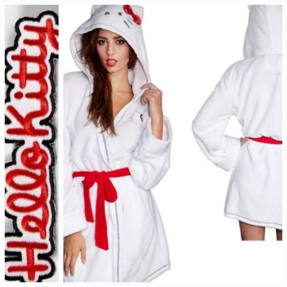 Hello Kitty Logo Head Hooded Plush Robe - Picture 1 of 7